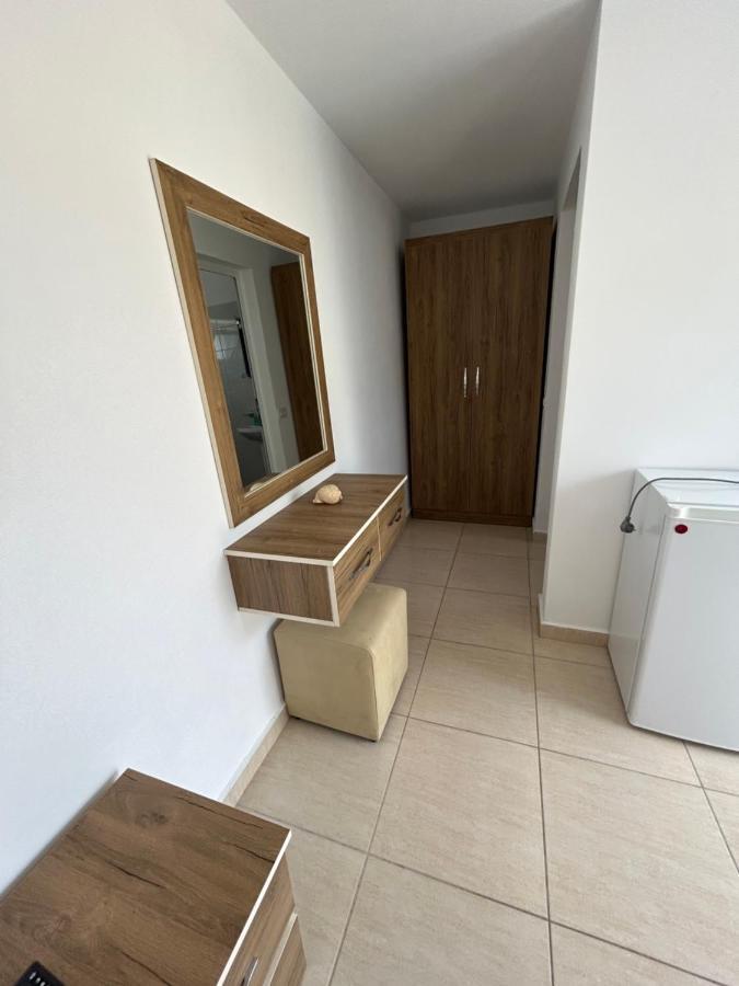 Eri Rooms Sarande Luaran gambar