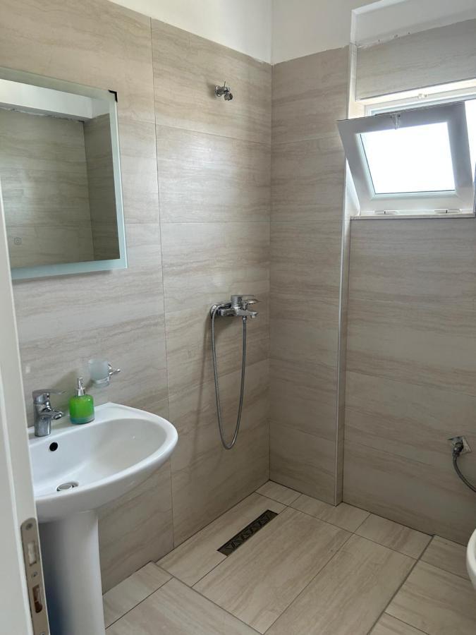 Eri Rooms Sarande Luaran gambar