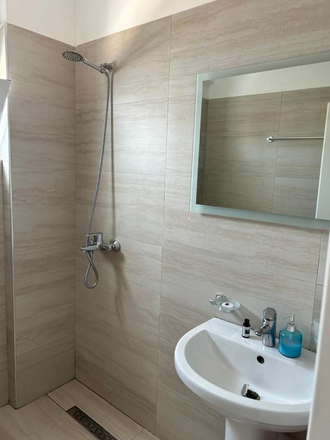 Eri Rooms Sarande Luaran gambar