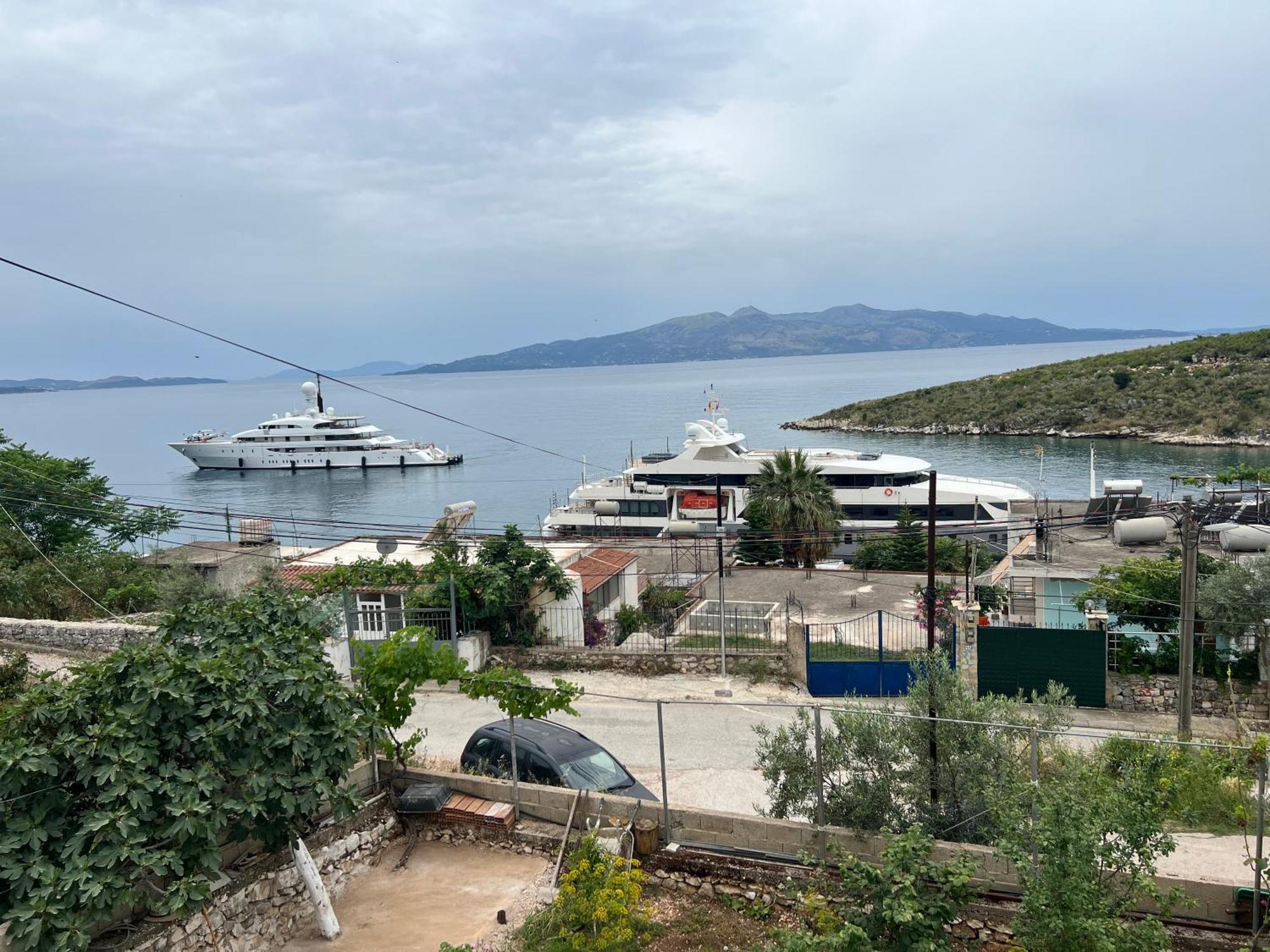 Eri Rooms Sarande Luaran gambar